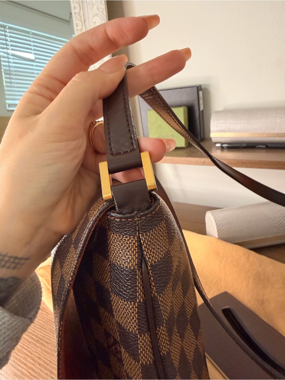 AUTHENTIC - Louis Vuitton Damier Ebene Musette Salsa Crossbody - Picture 8 of 17